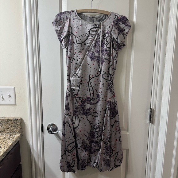 Alexander McQueen Women’s Avante Garde Bubble Hem Silver Floral Silk Dress - Picture 3 of 14